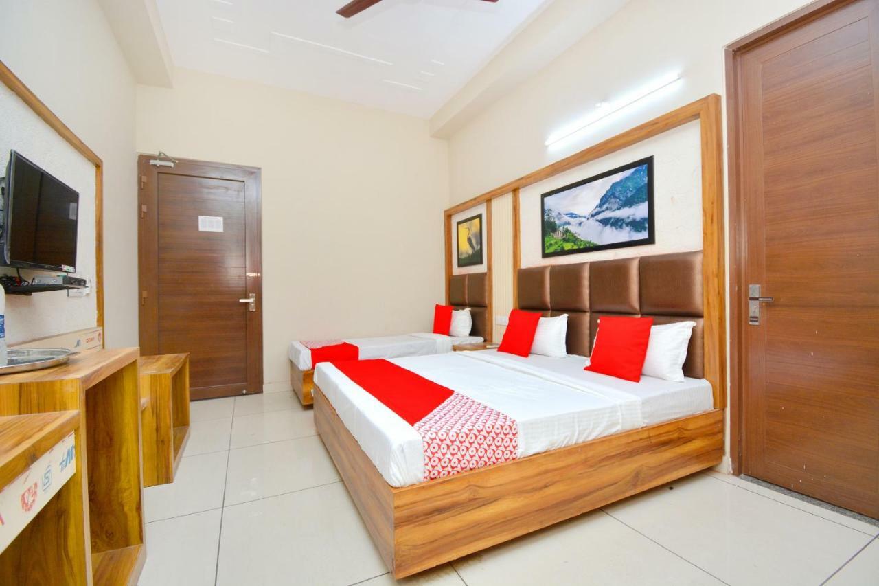 Oyo 40699 Grand Sokhi Hotel Tarn Taran Ngoại thất bức ảnh